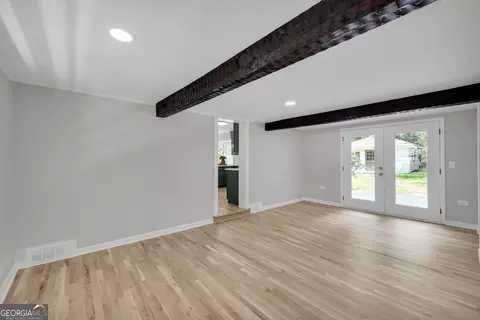 Living - 921 Highway 72 E, Comer, GA 30629 photo 5 of 10