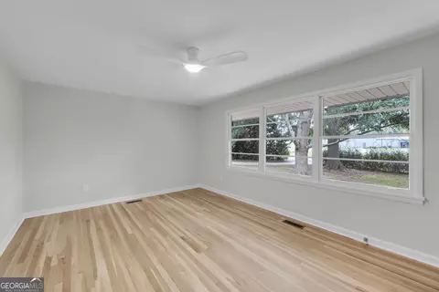 Living - 921 Highway 72 E, Comer, GA 30629 photo 1 of 10