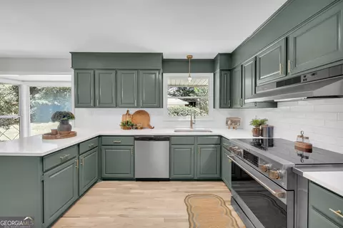 Kitchen - 921 Highway 72 E, Comer, GA 30629 photo 5 of 6