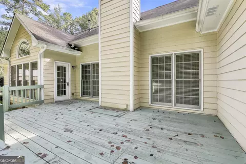 Exterior - 255 Weeping Willow Way, Tyrone, GA 30290 photo 2 of 6