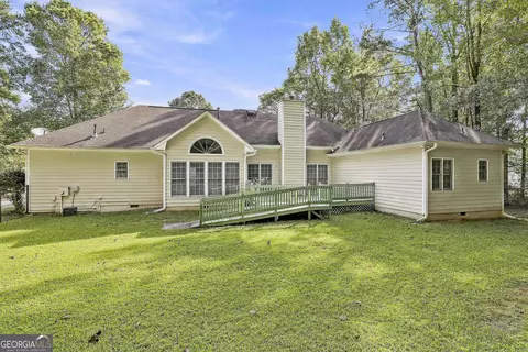 Exterior - 255 Weeping Willow Way, Tyrone, GA 30290 photo 4 of 6