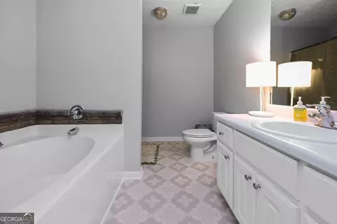 Bath - 36 Waterview Dr, Lagrange, GA 30240 photo 1 of 2