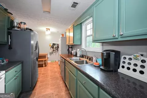 Kitchen - 36 Waterview Dr, Lagrange, GA 30240 photo 1 of 1