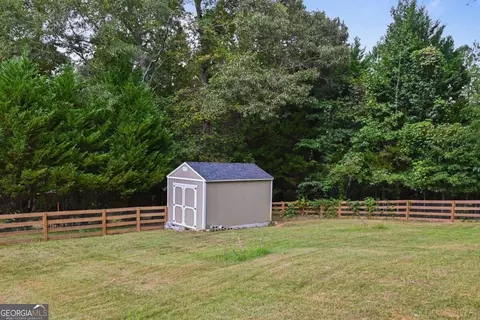 Exterior - 36 Waterview Dr, Lagrange, GA 30240 photo 7 of 11