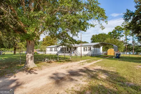 288 Lakeview Dr, Folkston, GA 31537