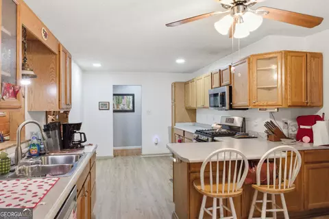 Kitchen - 169 N Pinecrest Rd, Toccoa, GA 30577 photo 2 of 3