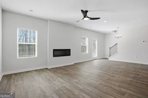 Living - 302 Glenhaven Dr, Lagrange, GA 30241 photo 1 of 2