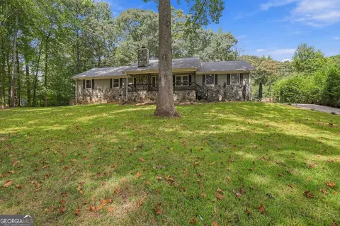 100 Deer Forest Trl, Fayetteville, GA 30214