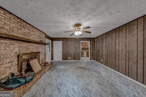 Living - 2380 Keys Ferry Rd, Jackson, GA 30233 photo 6 of 6