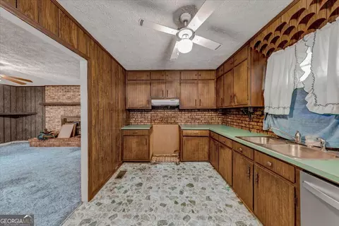 Kitchen - 2380 Keys Ferry Rd, Jackson, GA 30233 photo 3 of 3