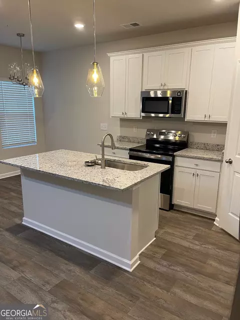 Kitchen - 11516 Kimberly Way, Hampton, GA 30228 photo 1 of 2
