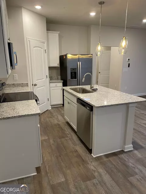 Kitchen - 11516 Kimberly Way, Hampton, GA 30228 photo 2 of 2