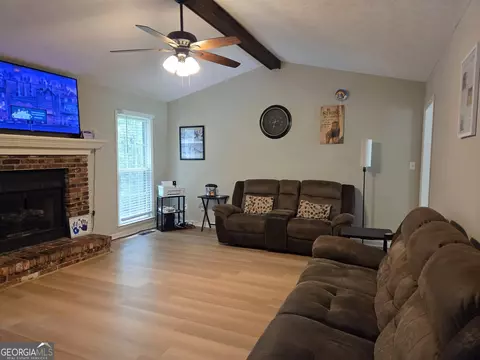 Living - 104 Cedar Creek Ct, Lagrange, GA 30240 photo 2 of 3