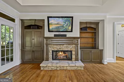 Living - 5545 Stoneleigh Dr, Suwanee, GA 30024 photo 6 of 6