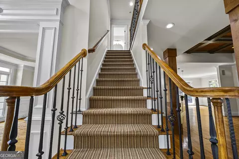 Entry Way - 5545 Stoneleigh Dr, Suwanee, GA 30024 photo 4 of 5