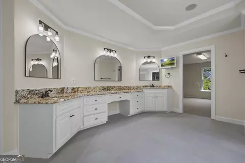 Bath - 5545 Stoneleigh Dr, Suwanee, GA 30024 photo 3 of 11