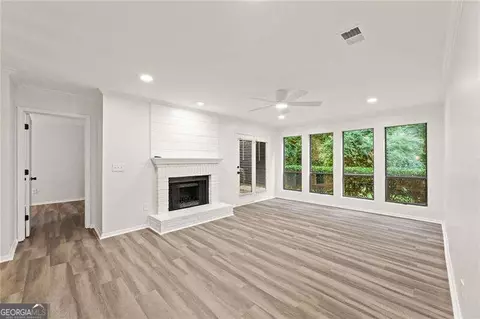 521 Warm Springs Cir, Roswell, GA 30075