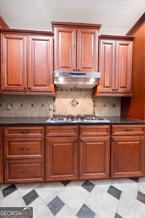 Kitchen - 1805 Stephens Ct, Monroe, GA 30656 photo 3 of 4