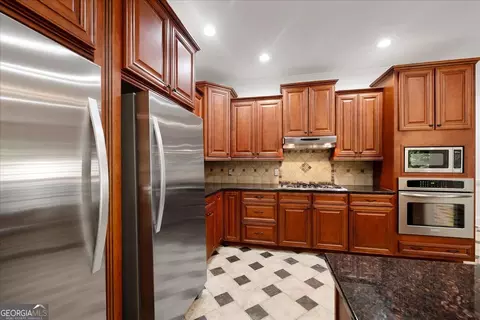 Kitchen - 1805 Stephens Ct, Monroe, GA 30656 photo 1 of 4