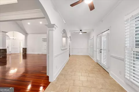 Entry Way - 1805 Stephens Ct, Monroe, GA 30656 photo 2 of 6