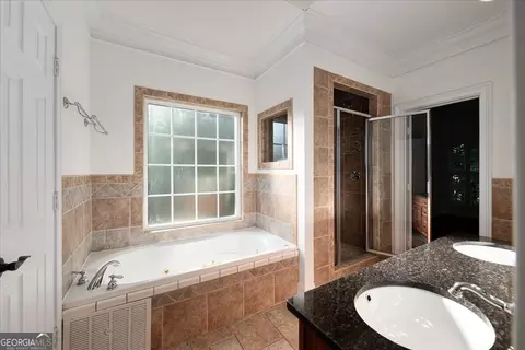 Bath - 1805 Stephens Ct, Monroe, GA 30656 photo 1 of 8