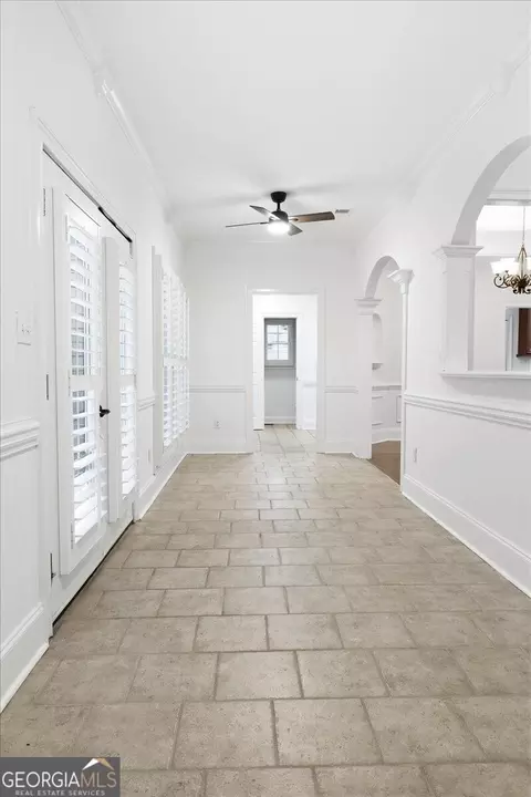 Entry Way - 1805 Stephens Ct, Monroe, GA 30656 photo 3 of 6