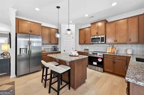 Kitchen - 115 Shire Loop, Calhoun, GA 30701 photo 2 of 3