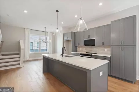 989 Bibbs Cir NW #24, Atlanta, GA 30318