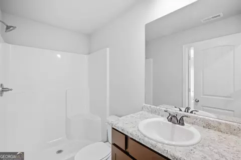 Bath - 399 Toronto Cir, Hampton, GA 30228 photo 1 of 1