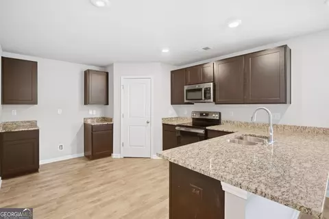 Kitchen - 399 Toronto Cir, Hampton, GA 30228 photo 1 of 1