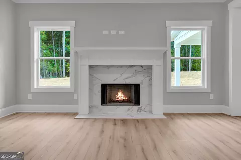 Living - 1863 Hoods Mill Rd, Commerce, GA 30529 photo 4 of 5
