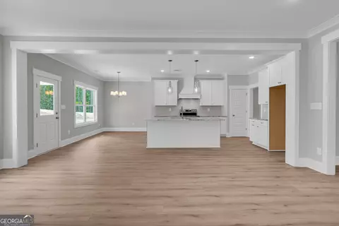 Living - 1863 Hoods Mill Rd, Commerce, GA 30529 photo 5 of 5