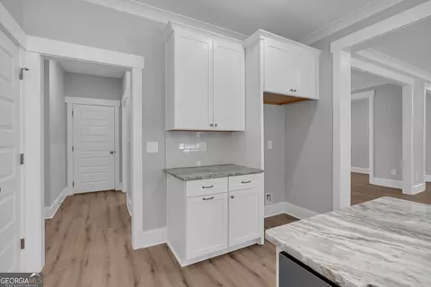 Entry Way - 1863 Hoods Mill Rd, Commerce, GA 30529 photo 5 of 8