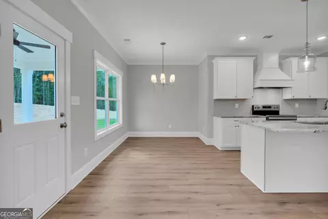 Dining - 1863 Hoods Mill Rd, Commerce, GA 30529 photo 1 of 2