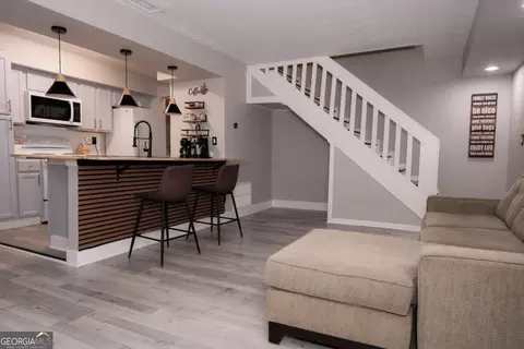 1384 Old Coach Rd SW, Marietta, GA 30008