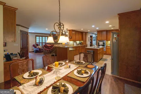Dining - 130 Colby Cir, Dublin, GA 31021 photo 3 of 4
