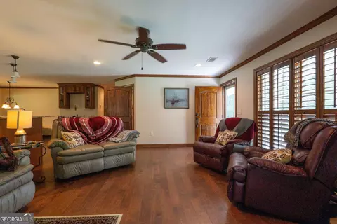 Living - 130 Colby Cir, Dublin, GA 31021 photo 2 of 2
