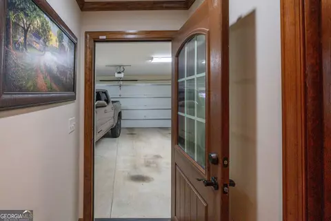Entry Way - 130 Colby Cir, Dublin, GA 31021 photo 4 of 6