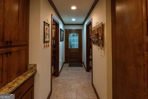 Entry Way - 130 Colby Cir, Dublin, GA 31021 photo 3 of 6