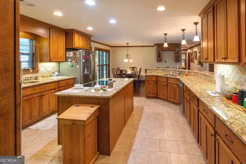 Kitchen - 130 Colby Cir, Dublin, GA 31021 photo 8 of 12