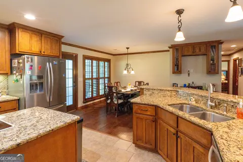Kitchen - 130 Colby Cir, Dublin, GA 31021 photo 7 of 12