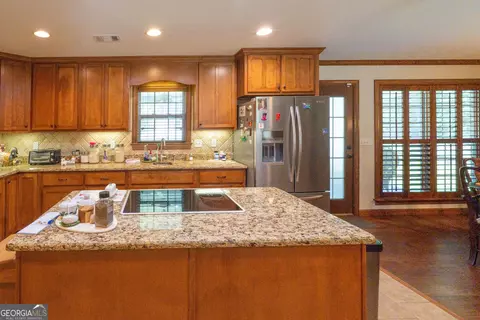 Kitchen - 130 Colby Cir, Dublin, GA 31021 photo 6 of 12