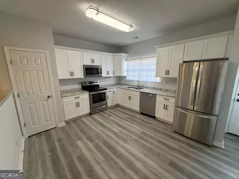 130 Hawkeye Ln, Conyers, GA 30012