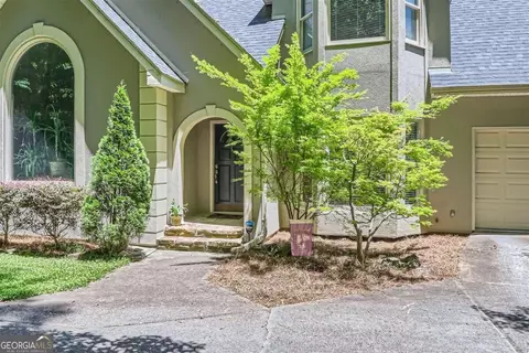 1872 Lake Lucerne Dr SW, Lilburn, GA 30047