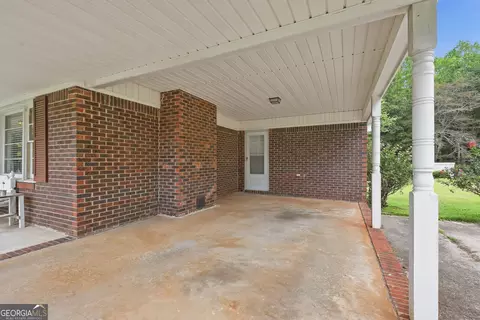 Exterior - 57 Defoor Rd, Toccoa, GA 30577 photo 4 of 7