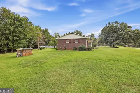 Exterior - 57 Defoor Rd, Toccoa, GA 30577 photo 3 of 7