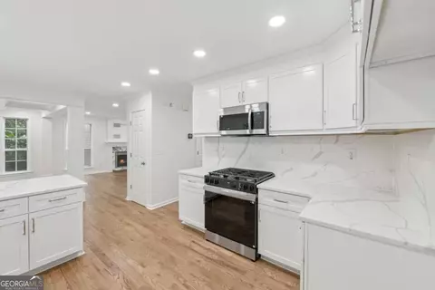 Kitchen - Undisclosed, Suwanee, GA 30024 photo 2 of 3