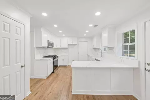Kitchen - Undisclosed, Suwanee, GA 30024 photo 1 of 3