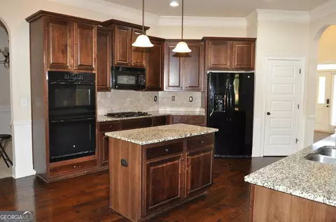 Kitchen - 337 Snow Bird Dr, Hampton, GA 30228 photo 4 of 5