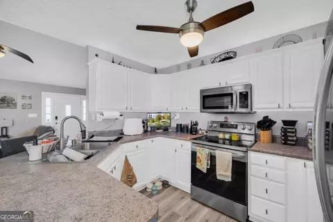 Kitchen - 369 Kay Dr, Winder, GA 30680 photo 3 of 3